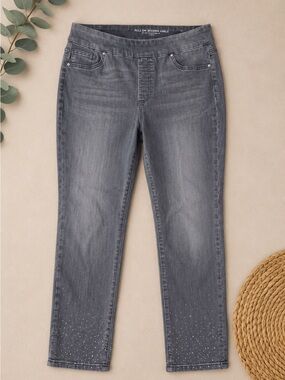 Chico’s Pull-On Gray Jegging Ankle Jeans with Rhinestone (US 14)